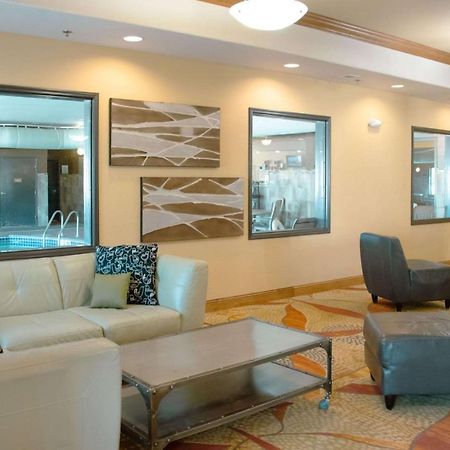 Grand Forks Lodge And Suites Esterno foto