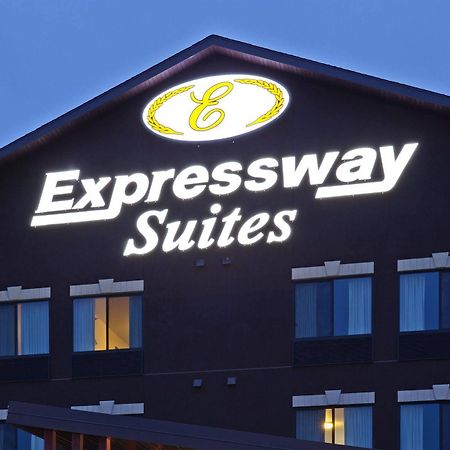 Grand Forks Lodge And Suites Esterno foto