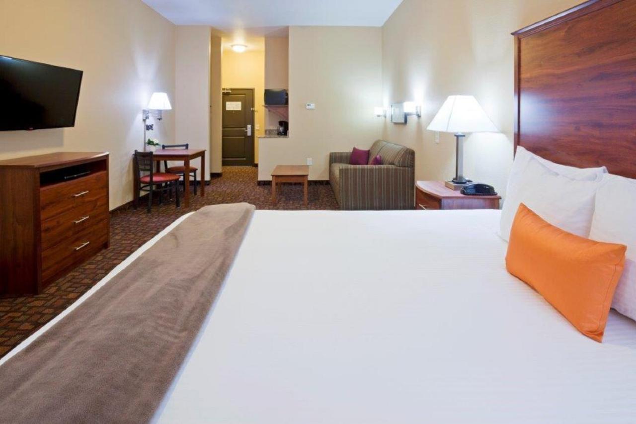 Grand Forks Lodge And Suites Esterno foto