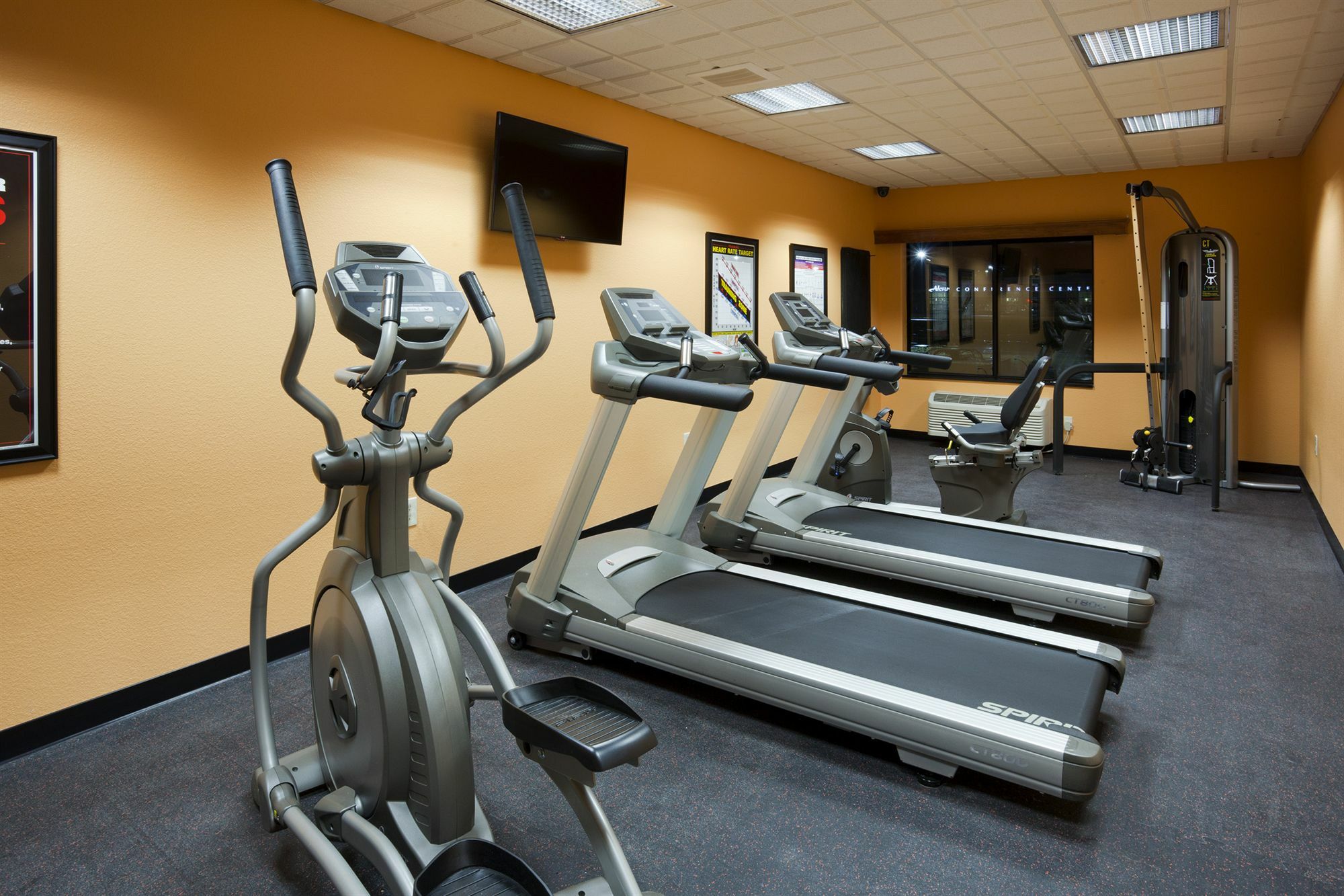 Grand Forks Lodge And Suites Esterno foto